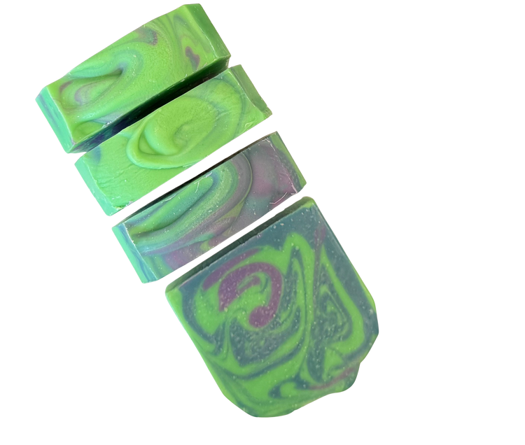 Spellbound  –  Pink Pepper + Saffron